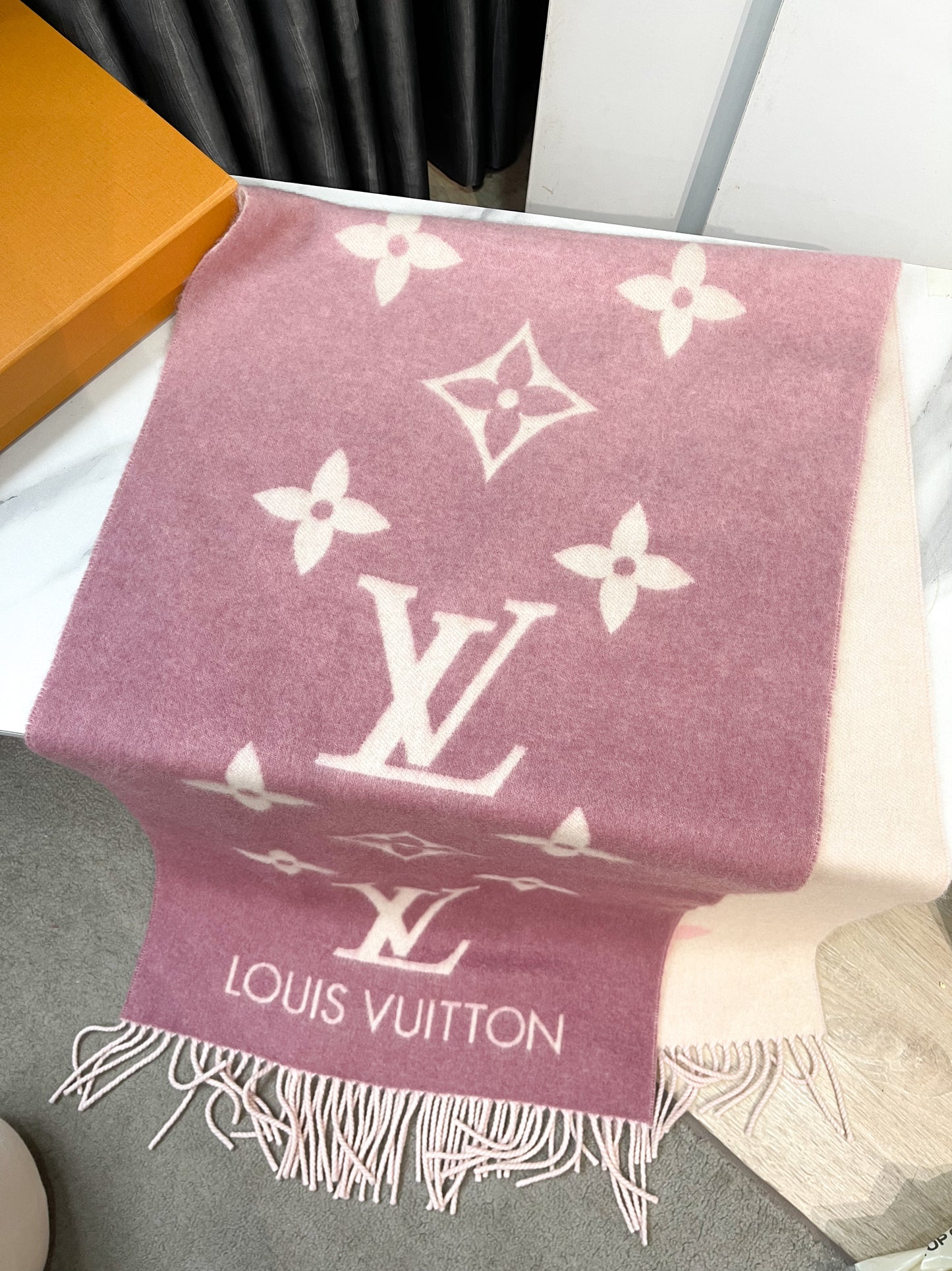 Khăn LV Cashmere Omber