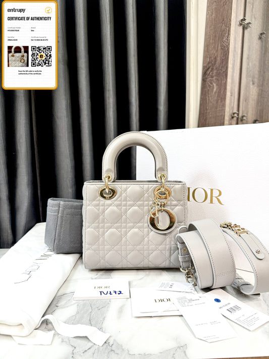 A A A Dior Lady Small TV172