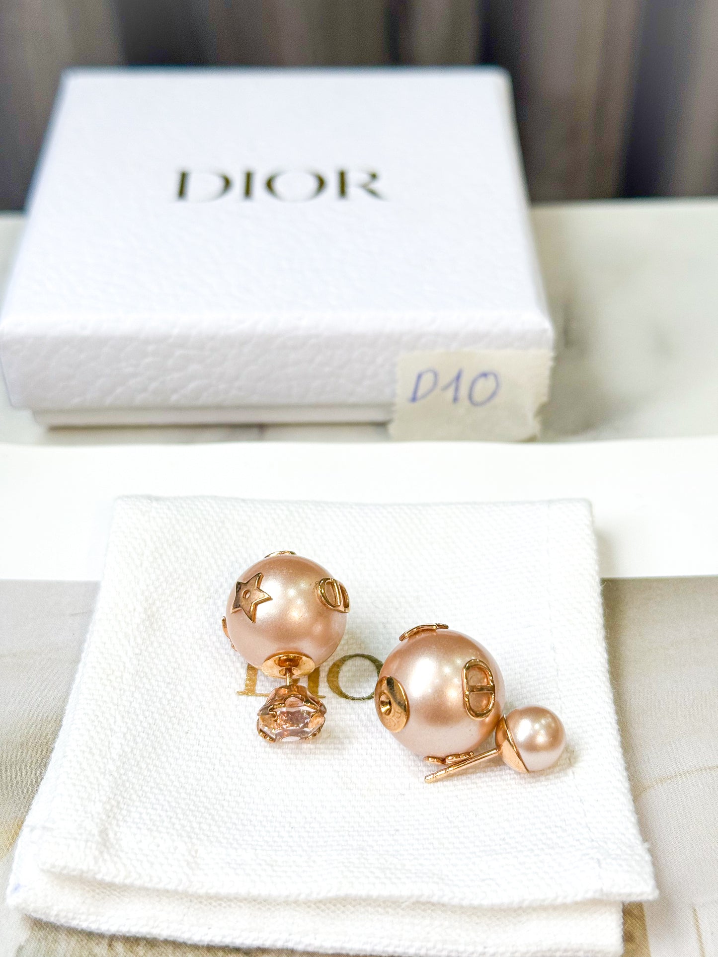 Khuyên Tai Dior D10