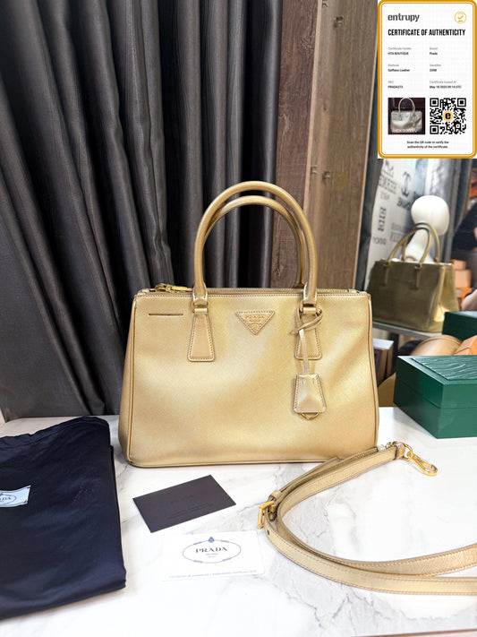 A Prada Nhũ