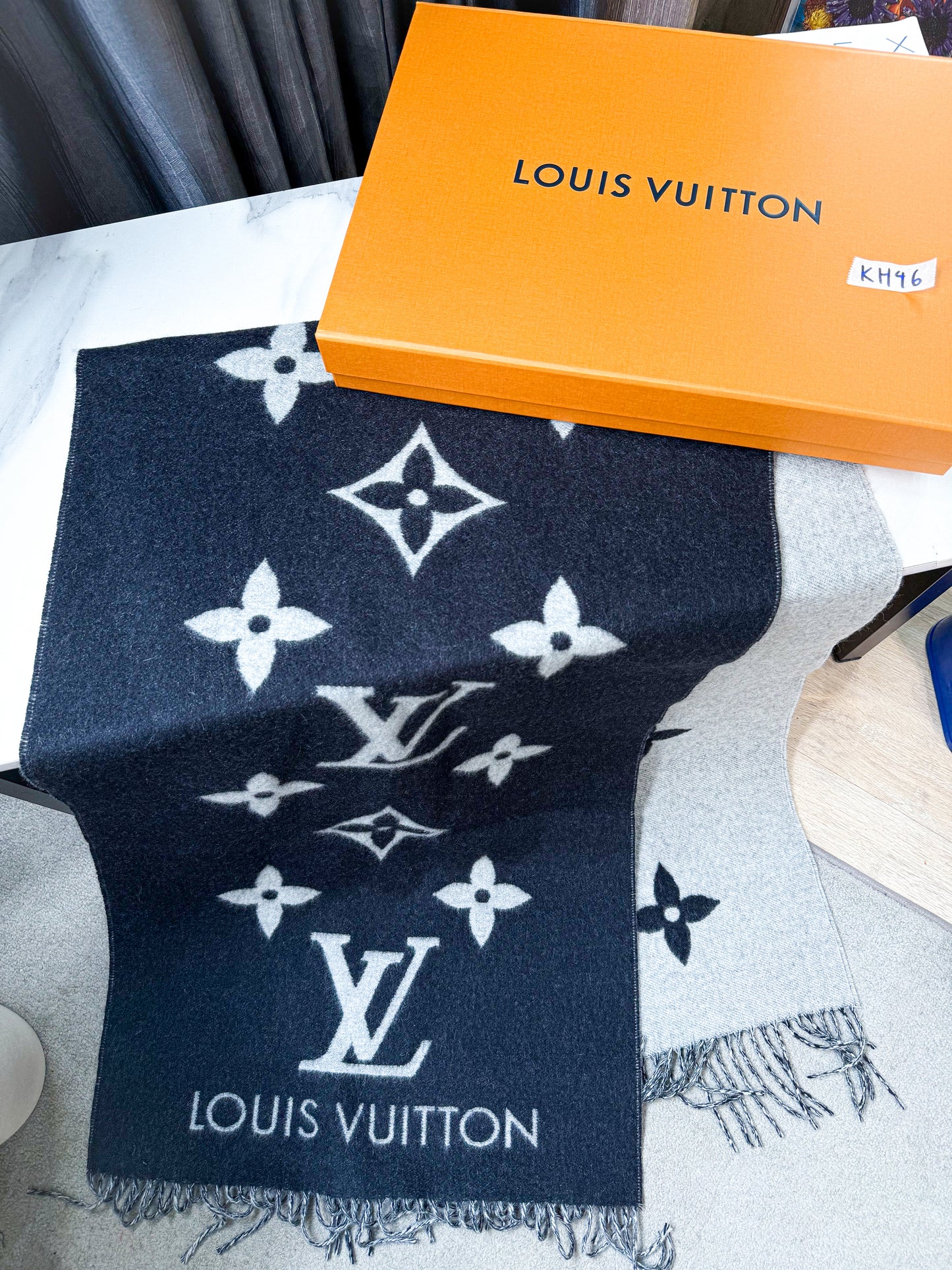 Khăn LV Cashmere Đen Ghi KH46 17/11