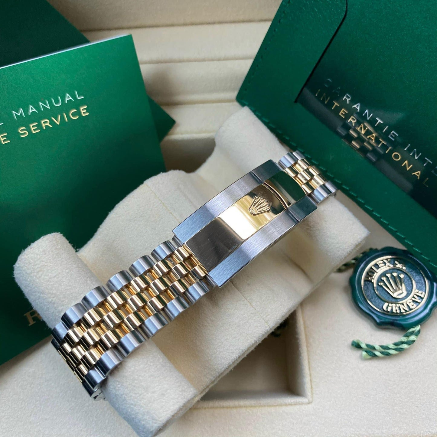 Đồng Hồ Rolex DateJust 126333 MOP