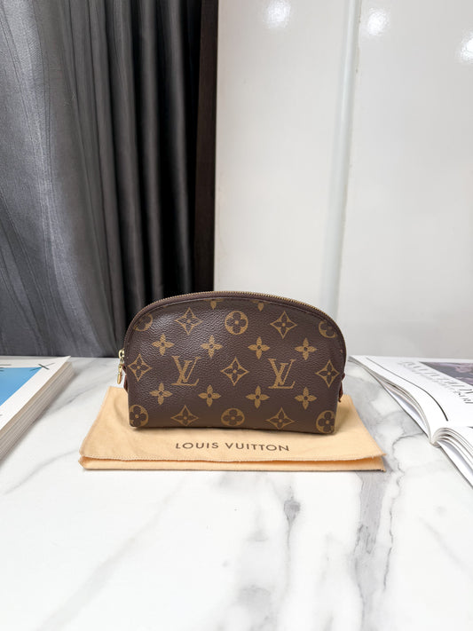 Pouch LV Hến