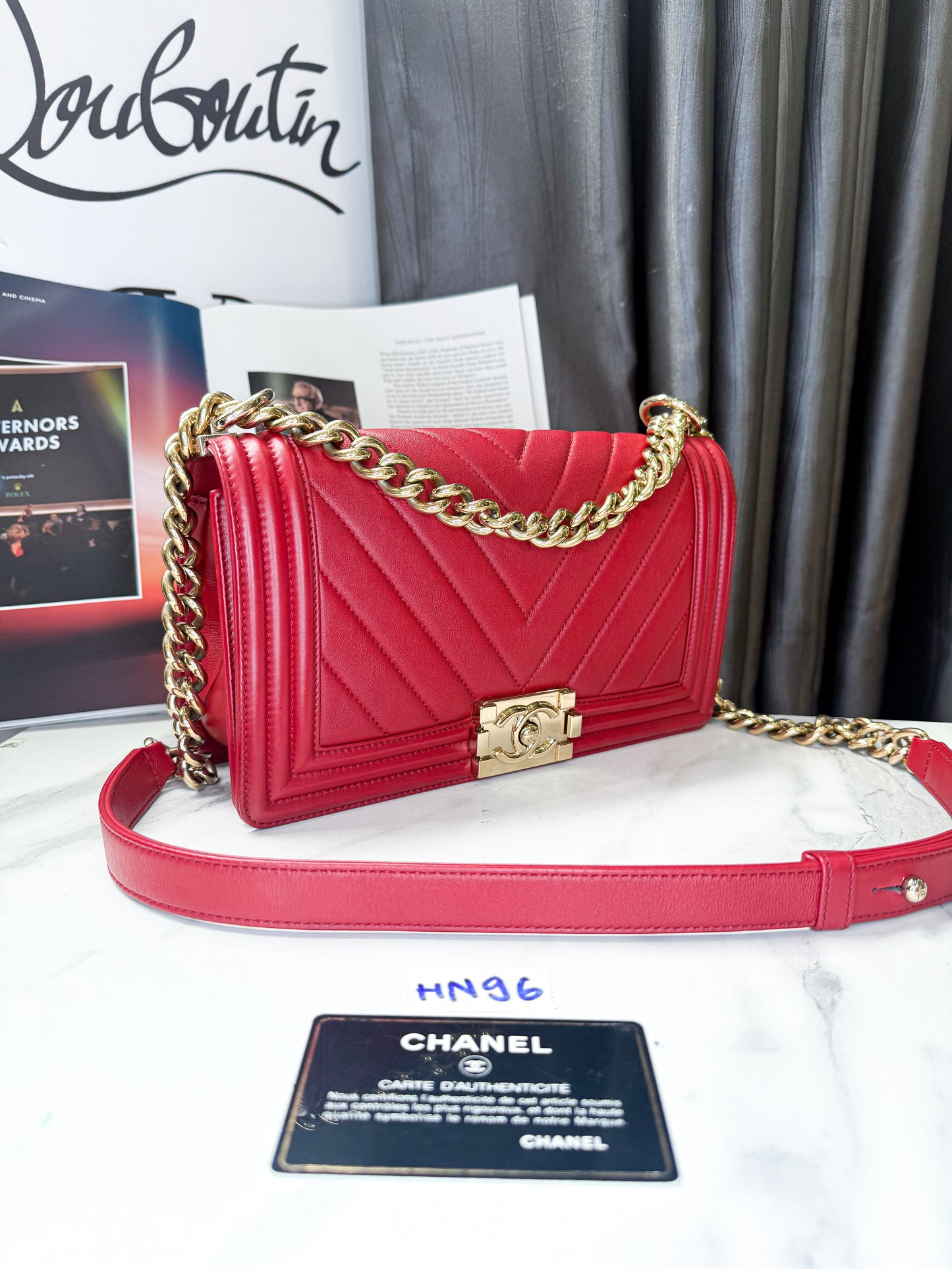 A A Chanel Boy M Đỏ HN96