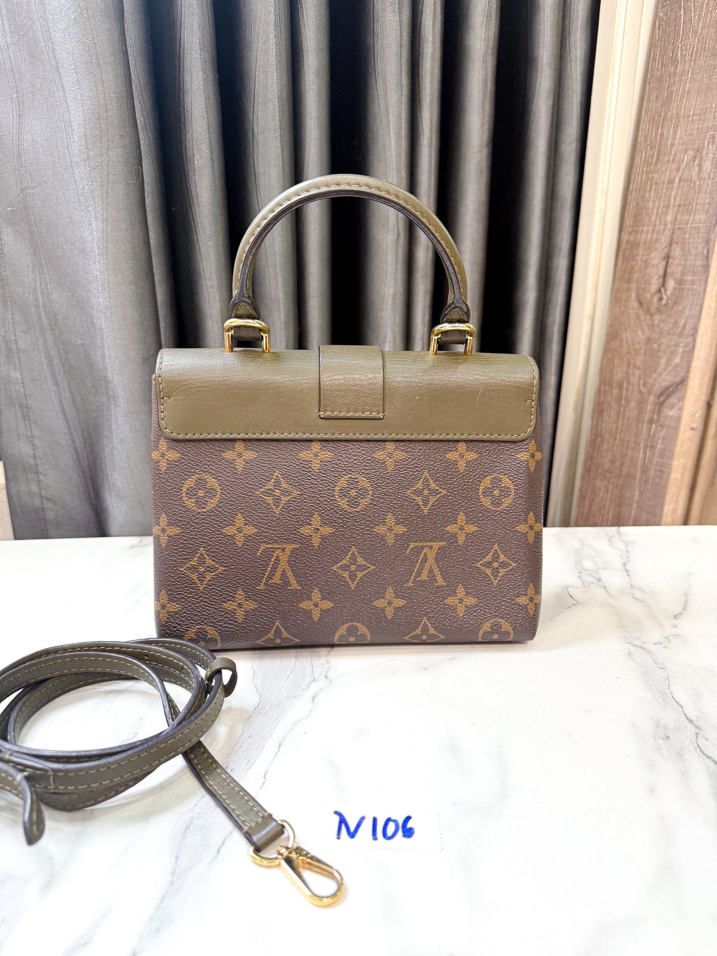 A A LV Locky BB Xanh Rêu TV106