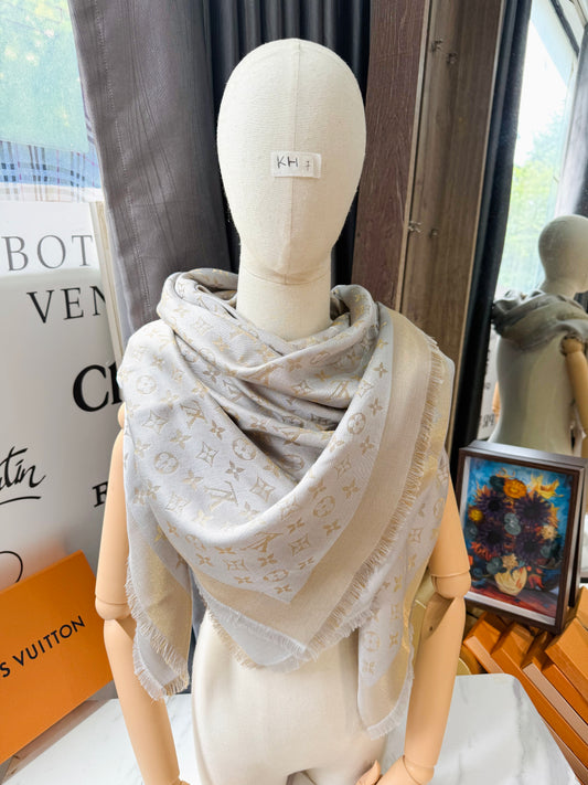 Khăn LV Ánh Kim Ghi Vàng KH7 19/8