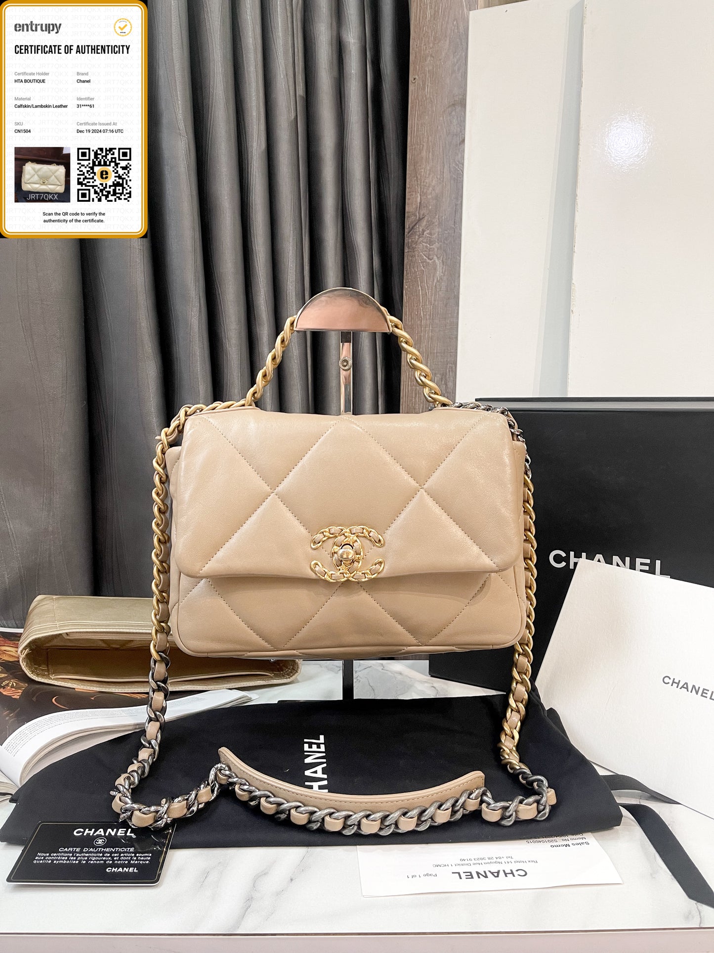 A Chanel C19