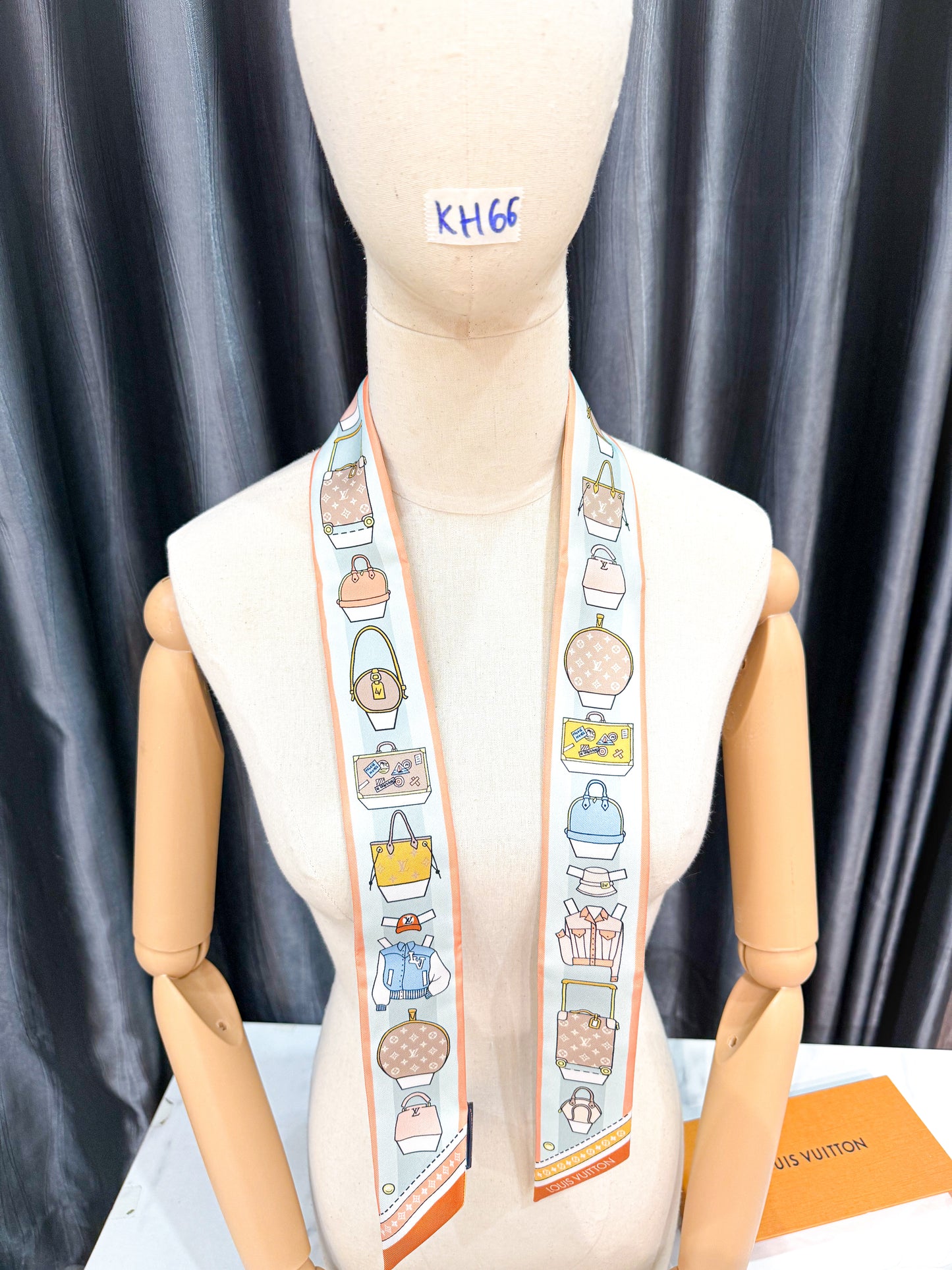 Khăn Twilly LV New KH66 1/12