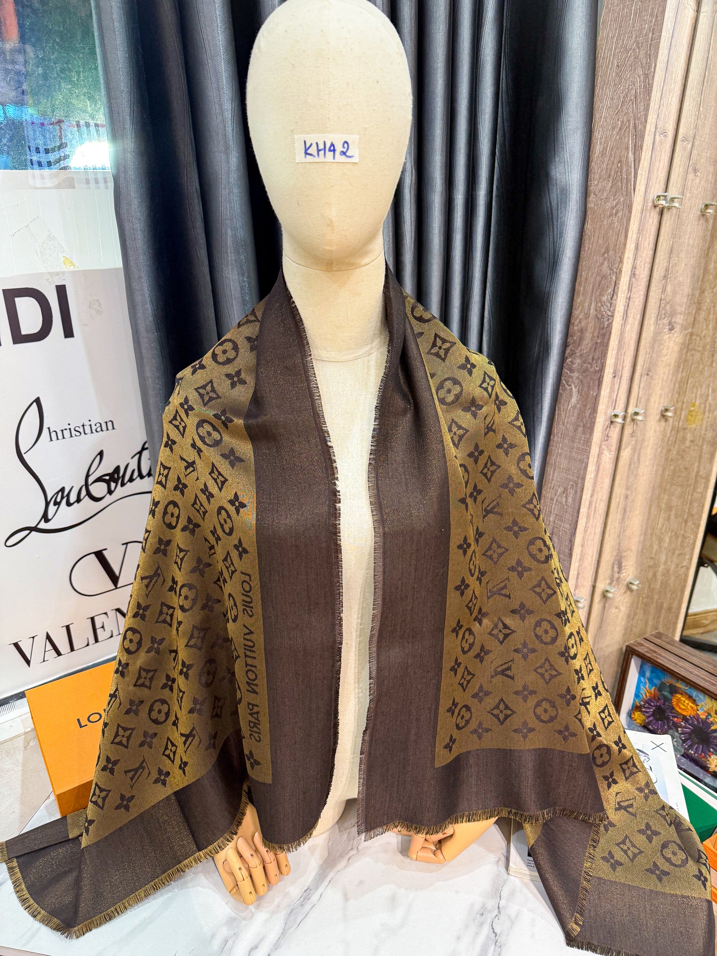 Khăn LV Ánh Kim Nâu KH42 16/11