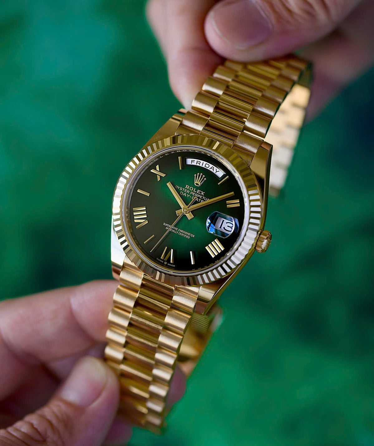 Đồng Hồ Rolex Day-Date 40 228238 Ombré Green