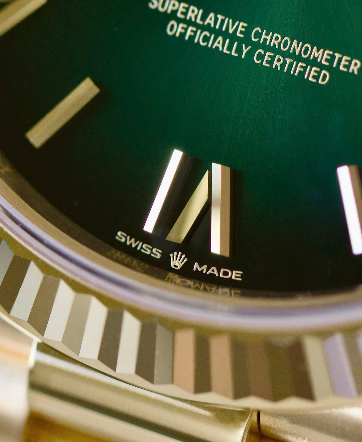 Đồng Hồ Rolex Day-Date 40 228238 Ombré Green