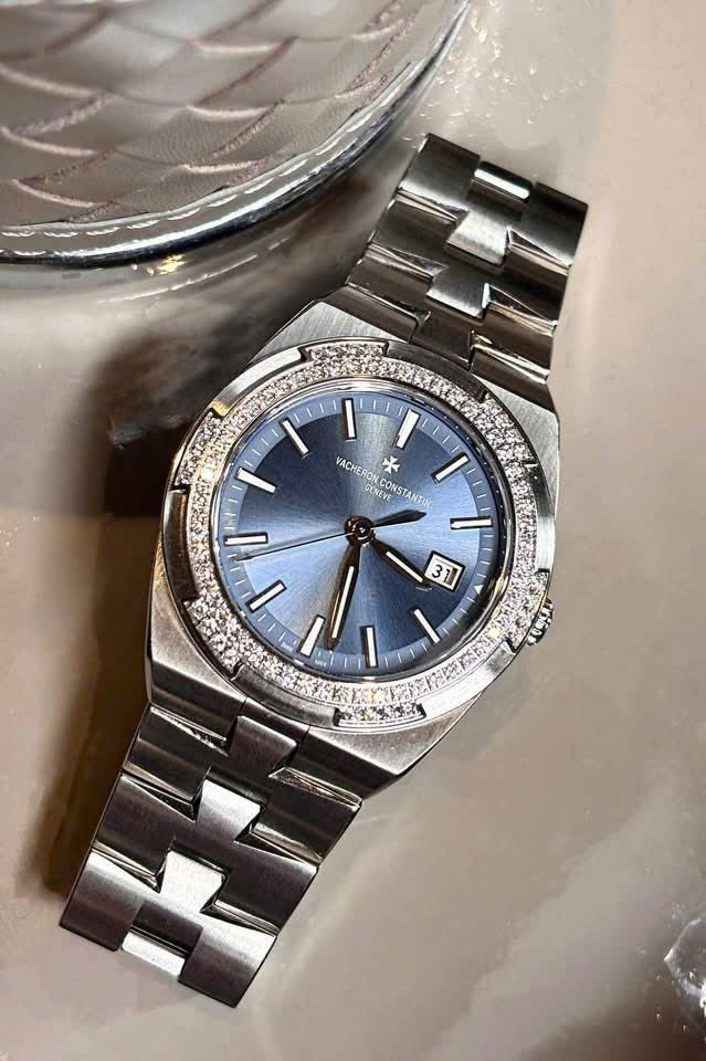 Vacheron Constantin Overseas Small Model Ref. 1205V/100A-B590