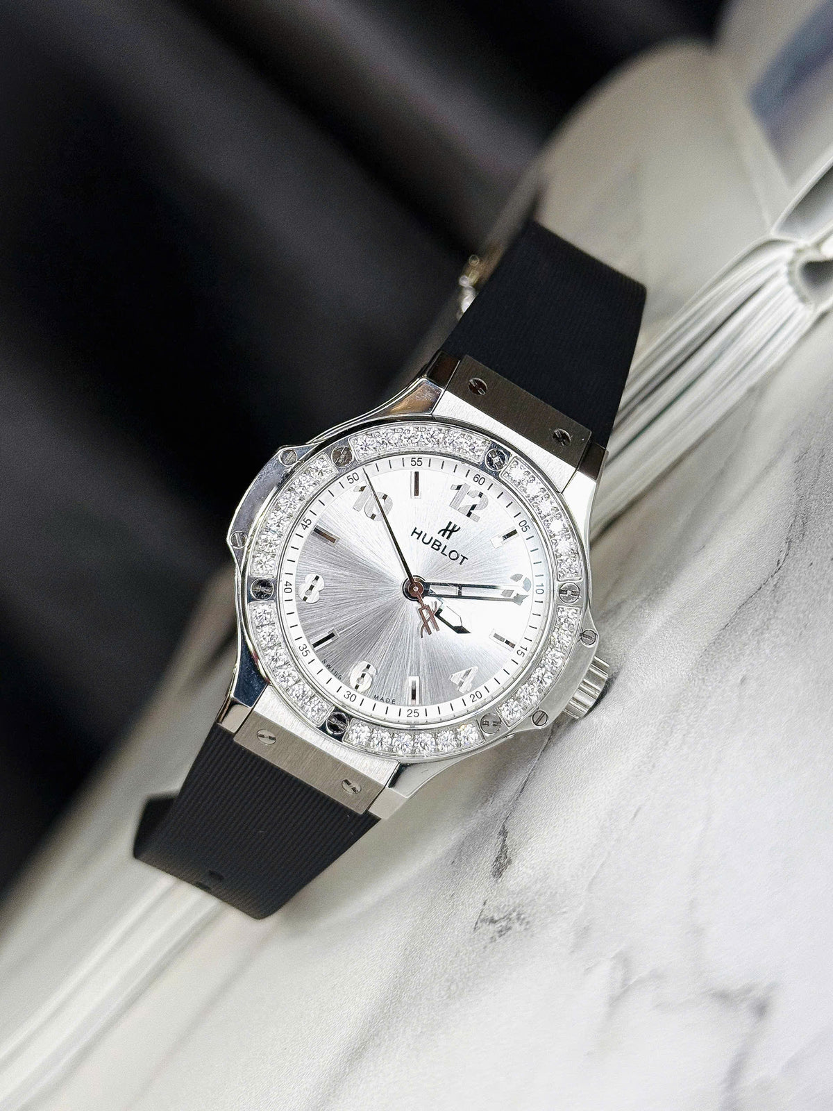 Hublot Big Bang Steel Diamonds 38mm (Silver Kim Cương Zin)