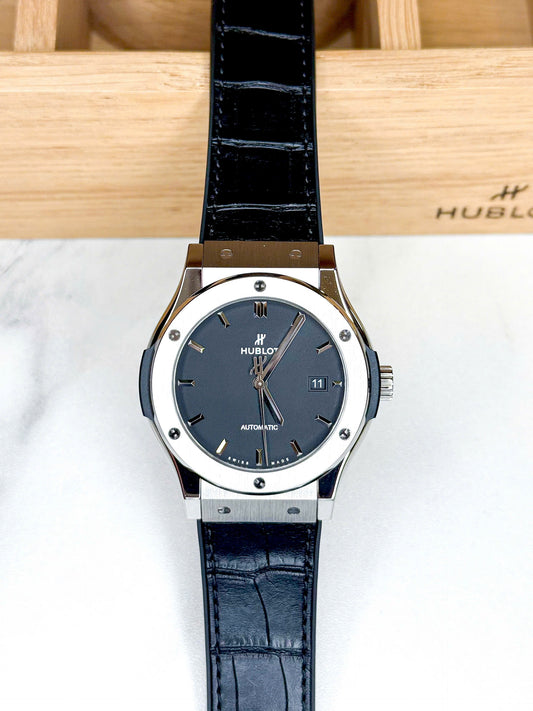 Hublot Classic Fusion Titanium Black Dial 42mm