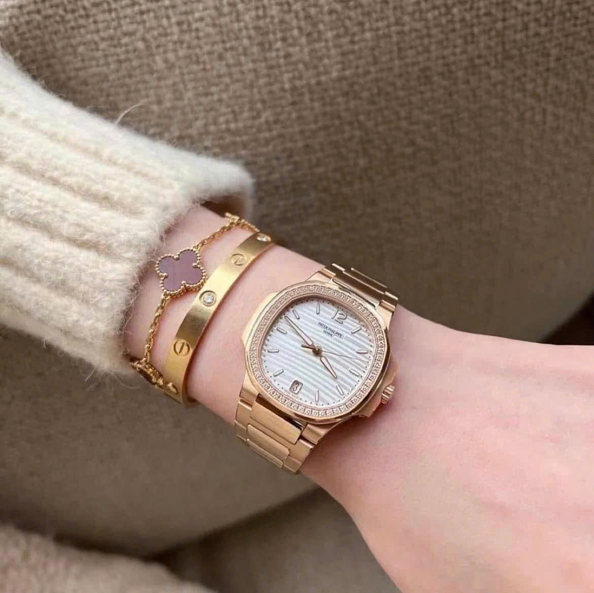 Patek Philippe Nautilus 7118/1200R-001 White Dial