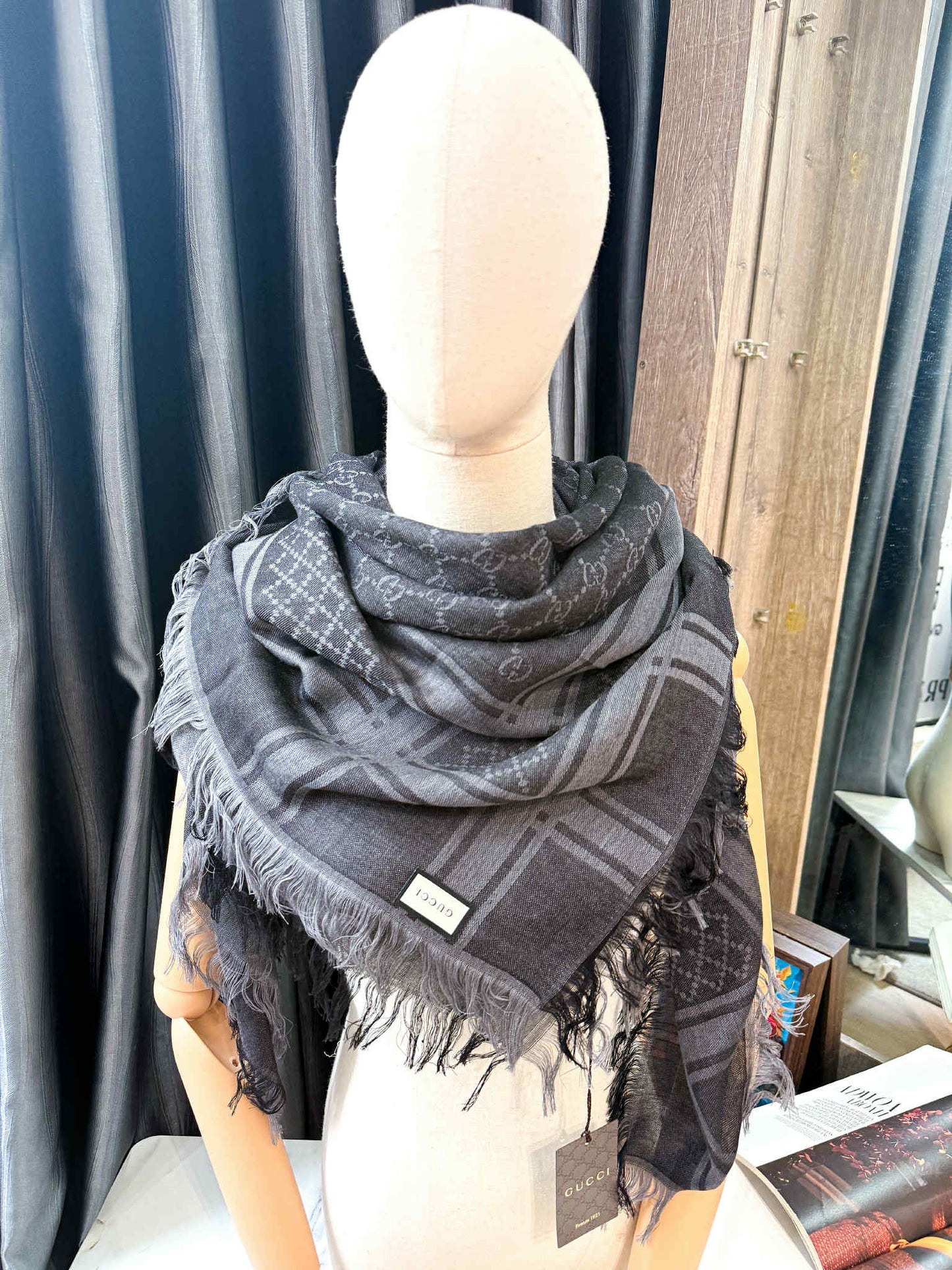 Khăn Gucci Khổ 140x140 New