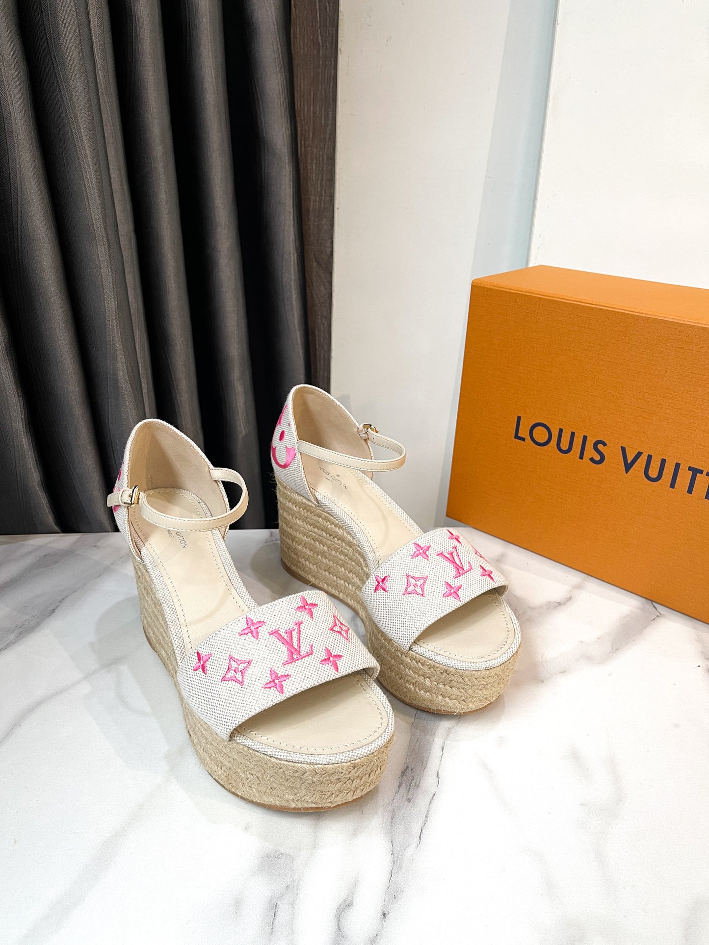 Sandal LV Dáng Xuồng Size 38.5