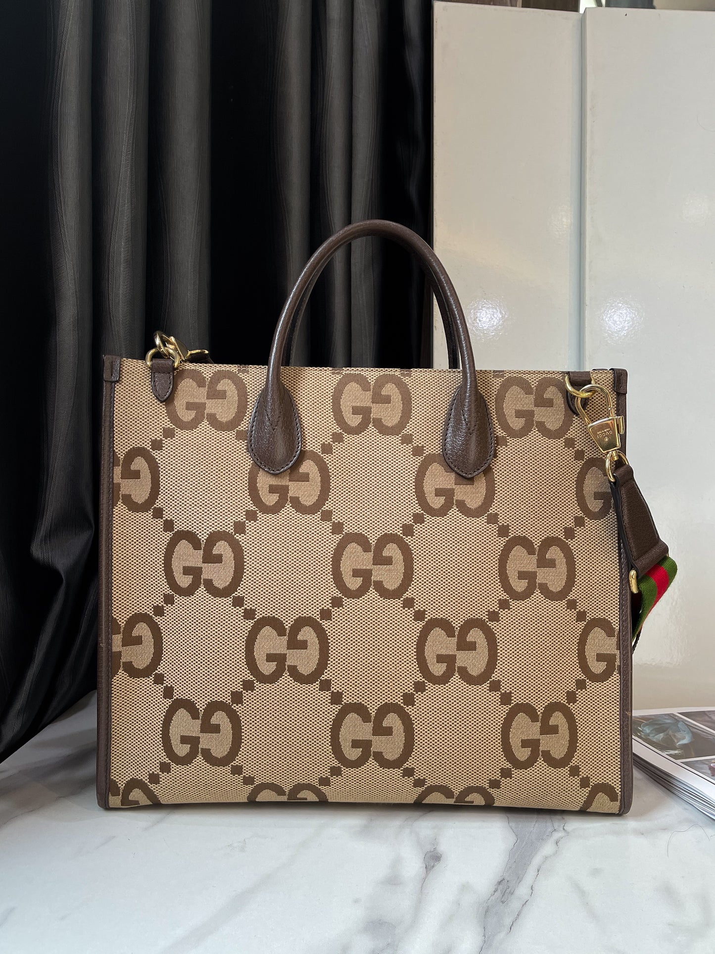 A Gucci Tote Jumbo