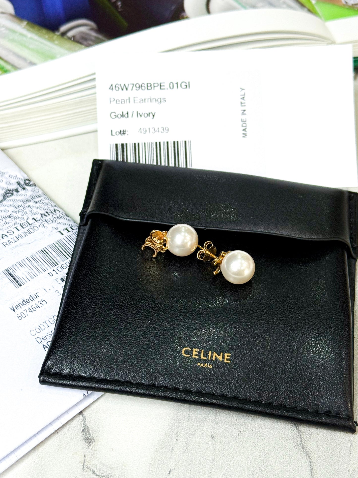 Khuyên Tai Celine New Trưng Bày