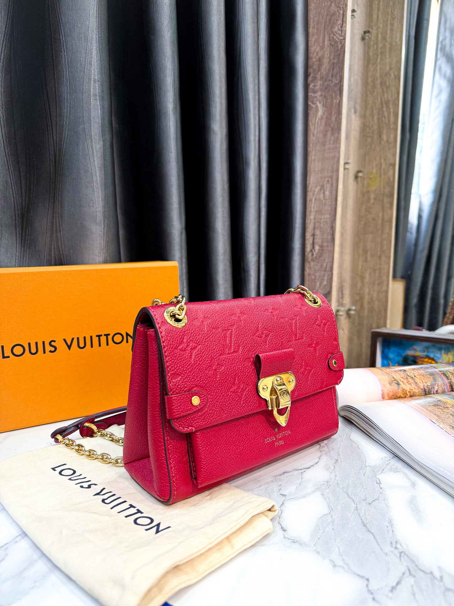 A A LV Vavin Da Bê Đỏ