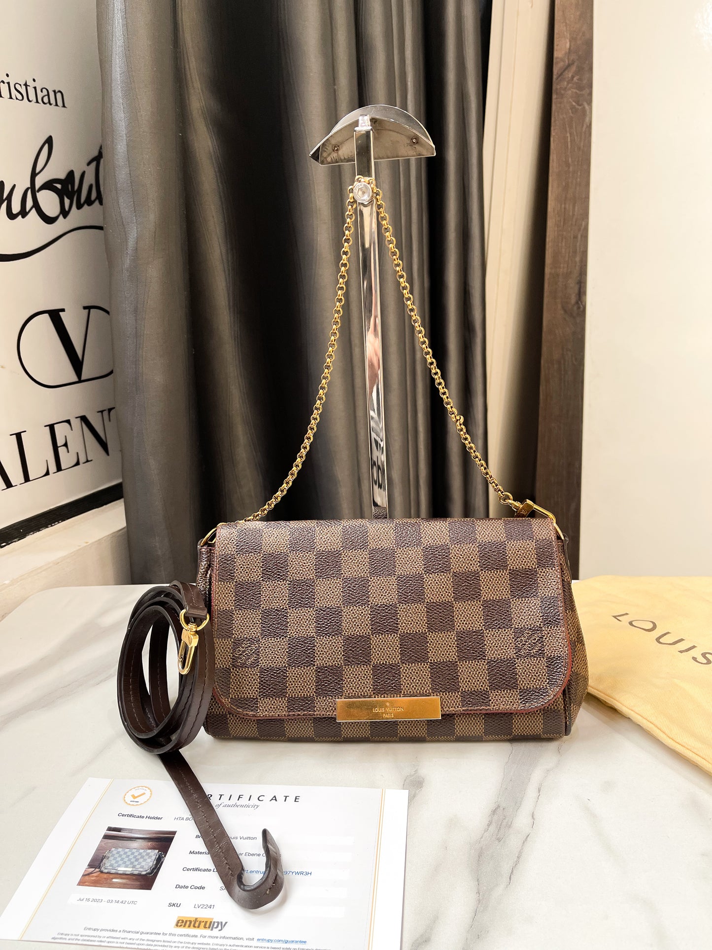 LV FVR Damier PM