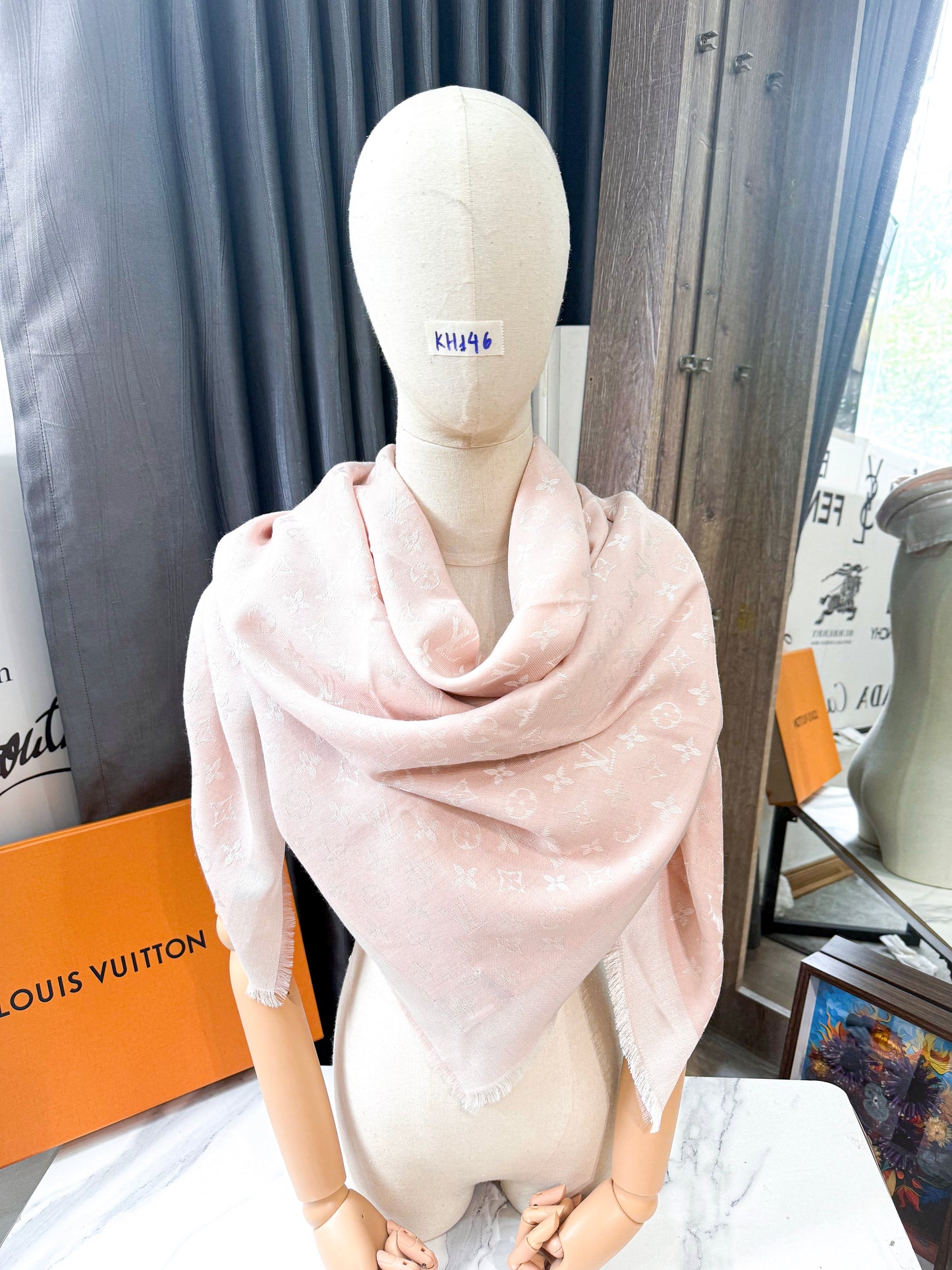 Khăn LV Pink Denim KH146