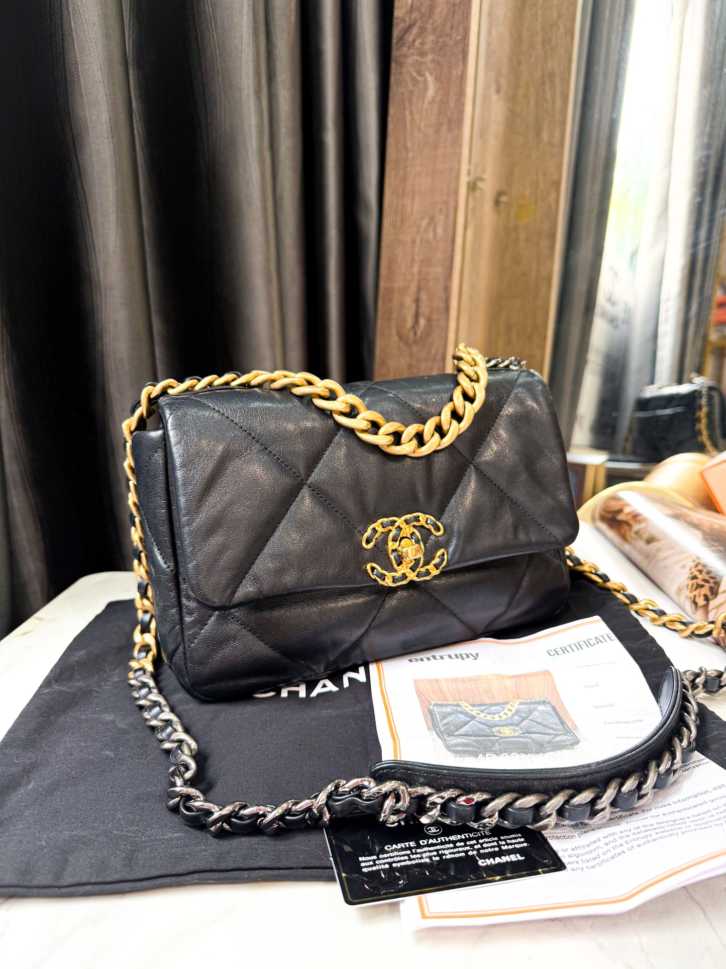 A A Chanel C19 Đen Size S