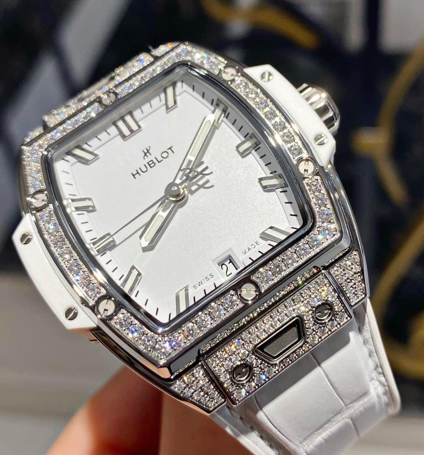 Đồng Hồ Hublot Spirit Of Bigbang Titanium White Pave 39mm