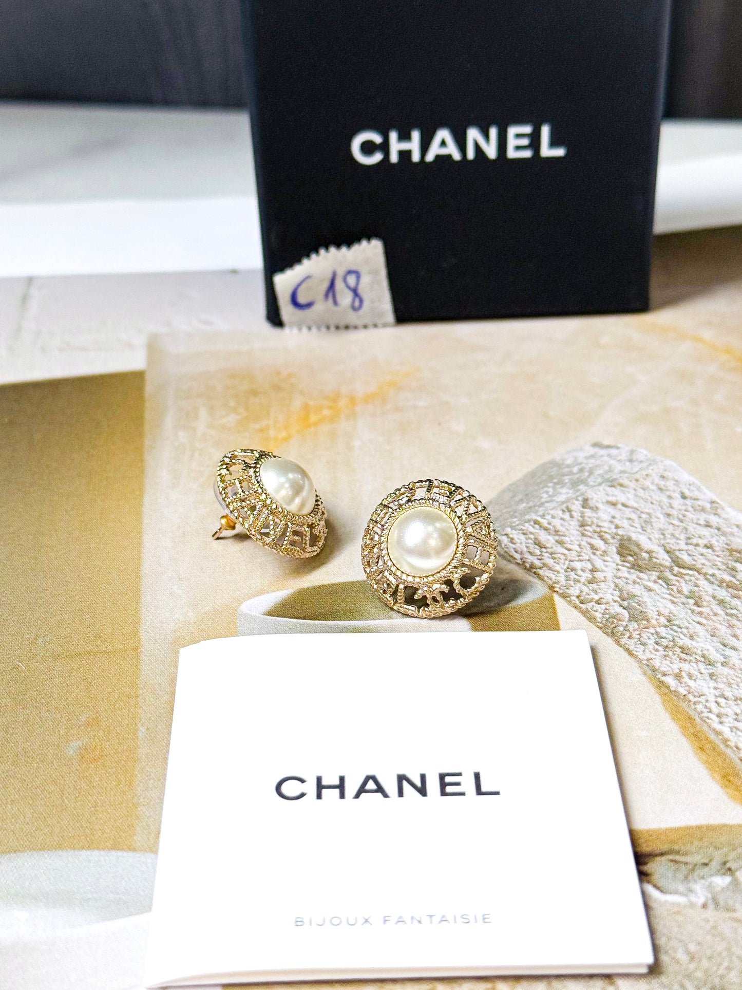 Khuyên Tai Chanel New C18