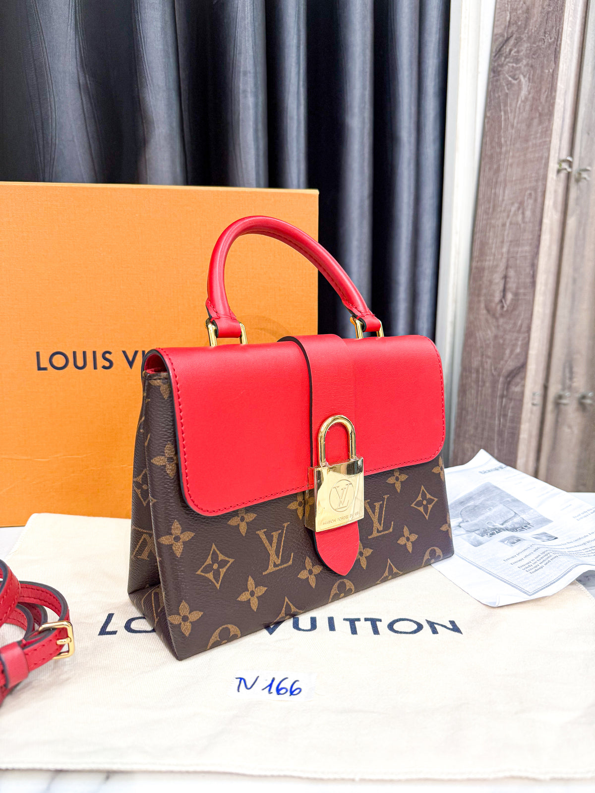 A A A LV Locky BB Đỏ TV166