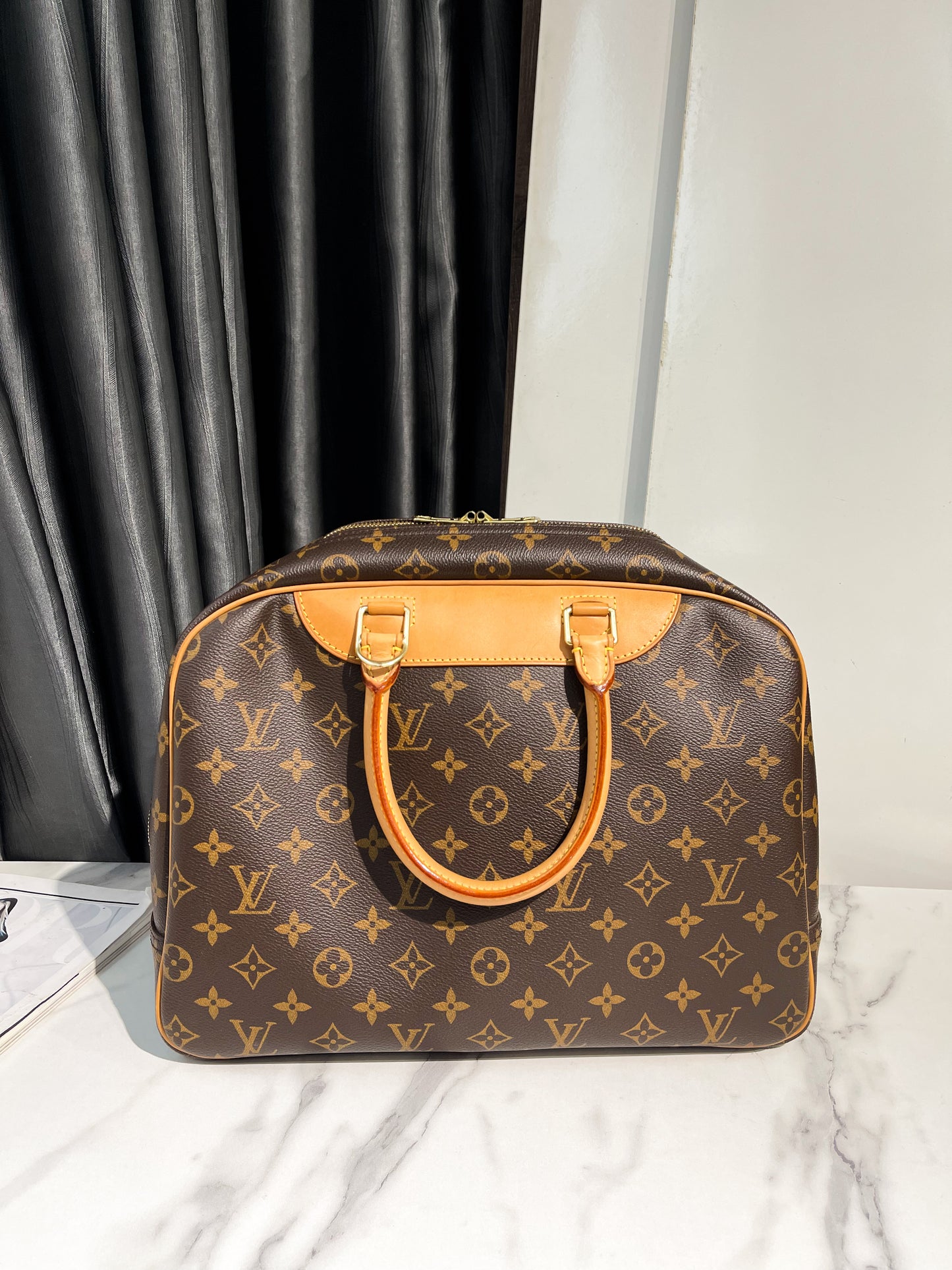 LV Deauville Mono