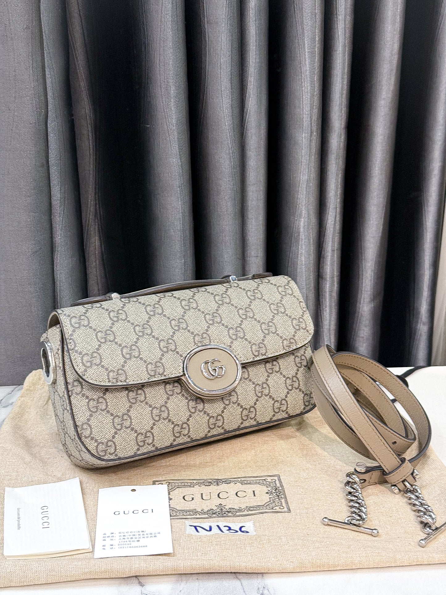 A A Gucci Petite New TV136
