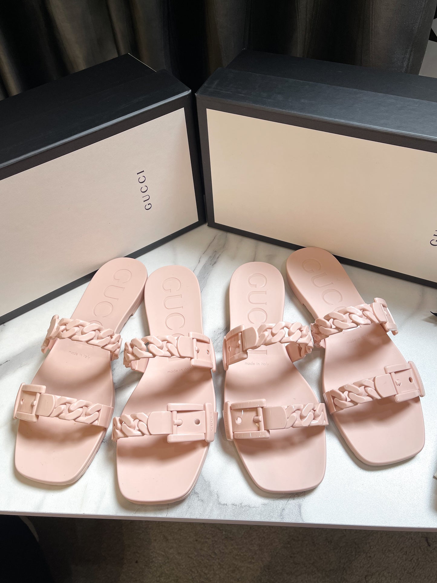 Dép Nhựa Gucci Bệt