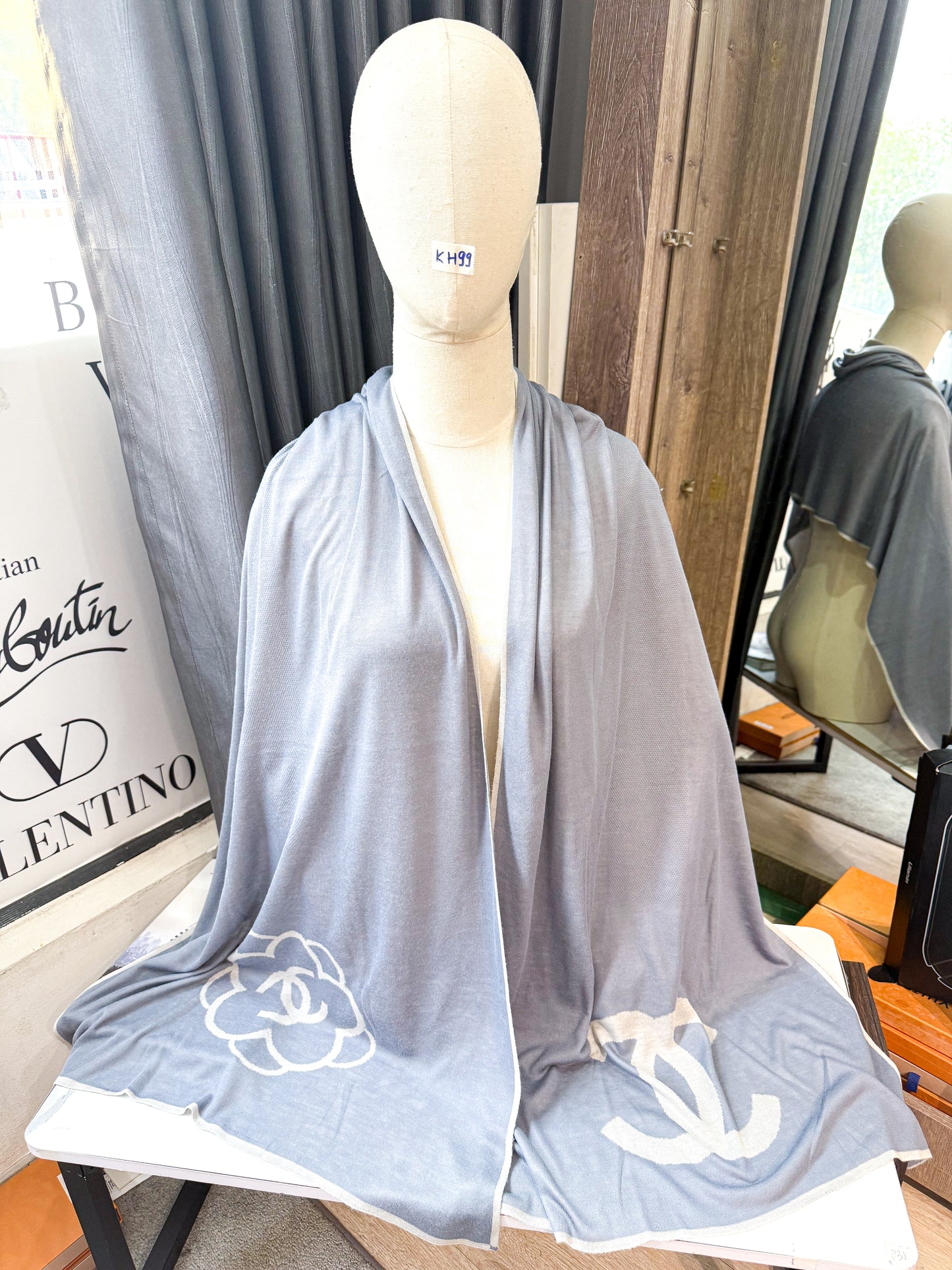 Khăn Chanel Hoa Trà Used KH99 8/1