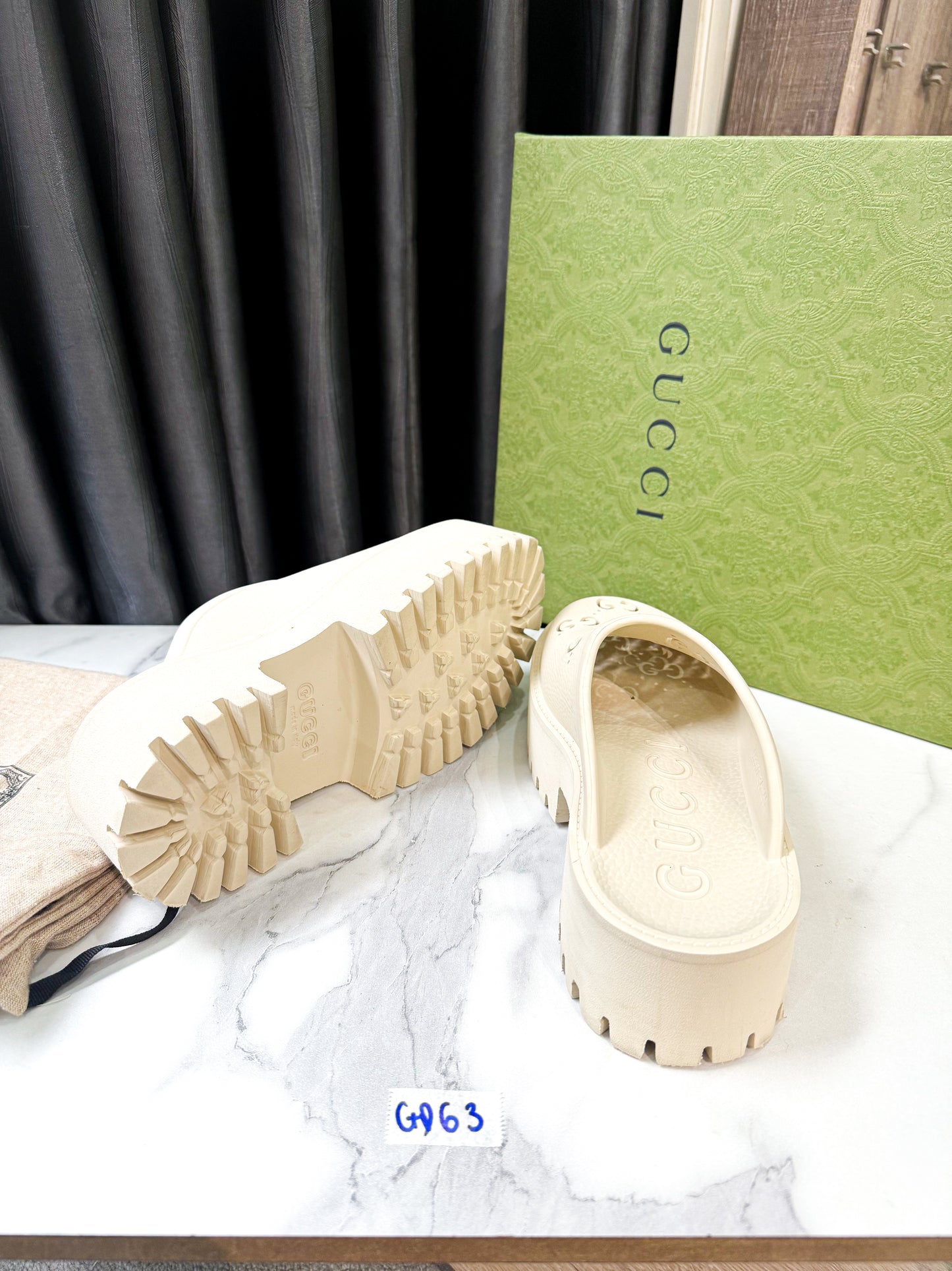 Dép Gucci Trắng Hot Size 37 GD63