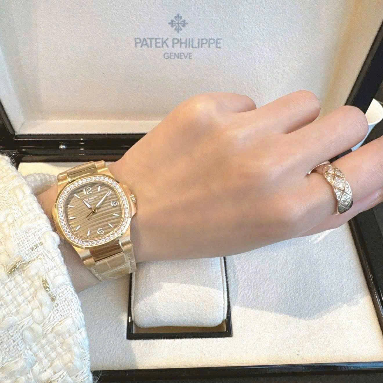 Đồng Hồ Patek Philippe Nautilus 7010R Champagne