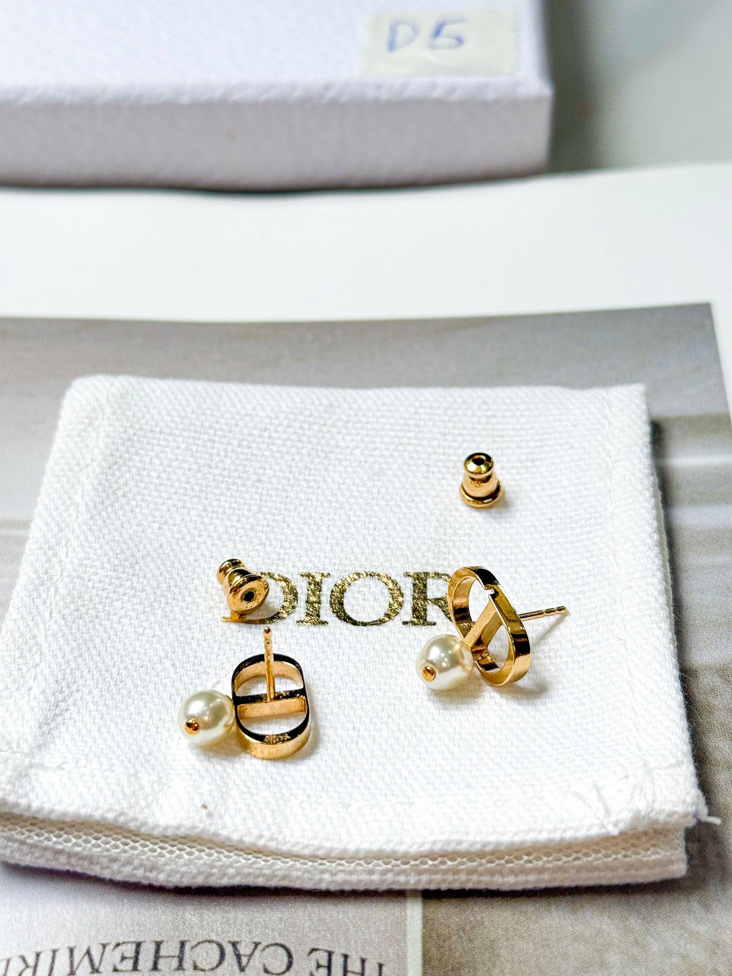 Khuyên Tai Dior Used D5