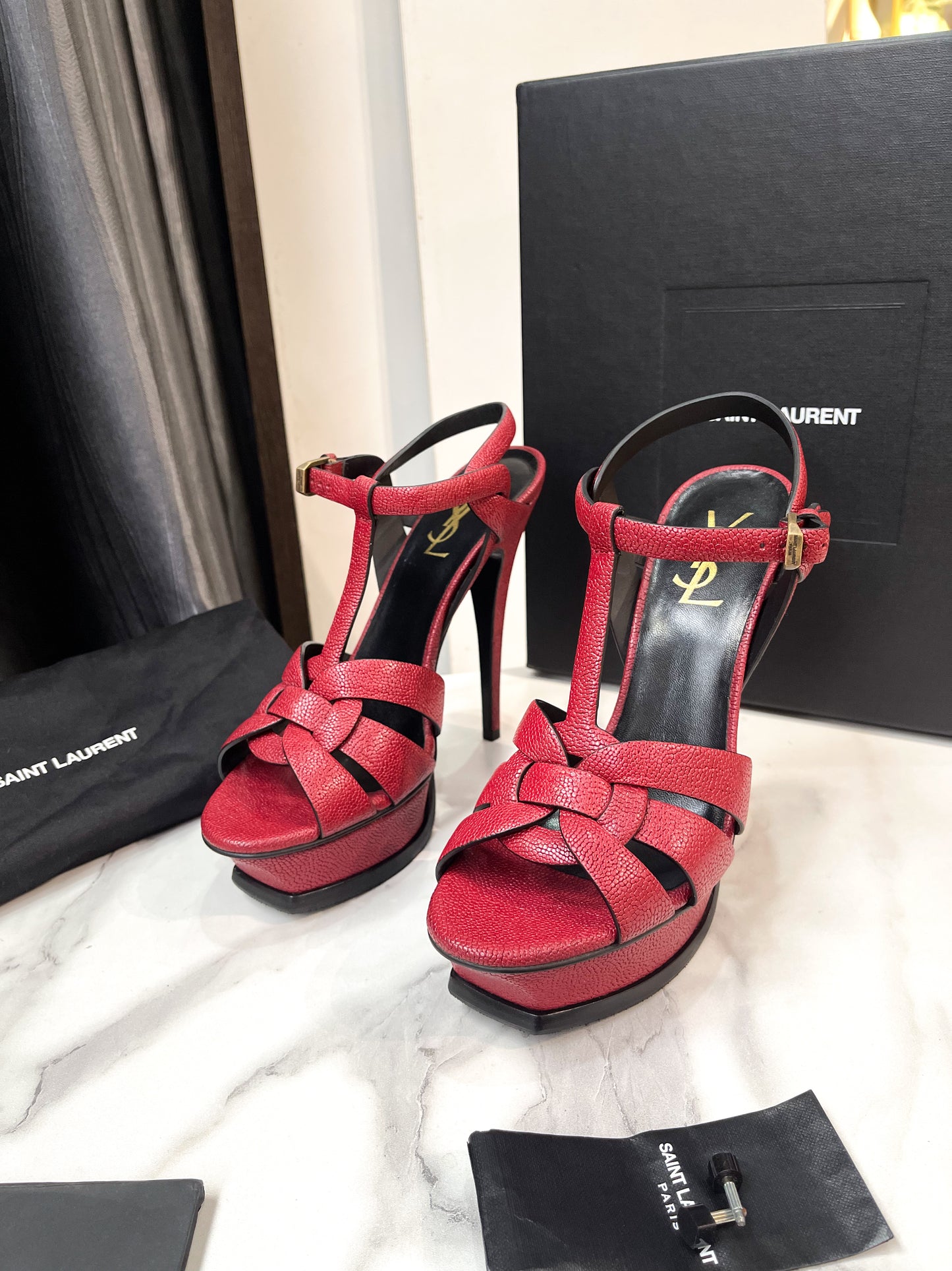 Sandal YSL Đỏ Size 37.5