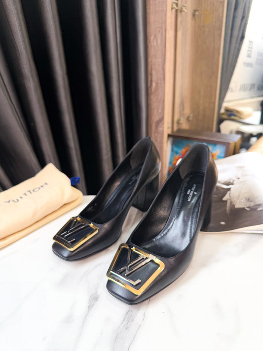 Giày LV Logo Đen Size 36.5 Used Fit 37.5 Hoặc 38 Mỏng
