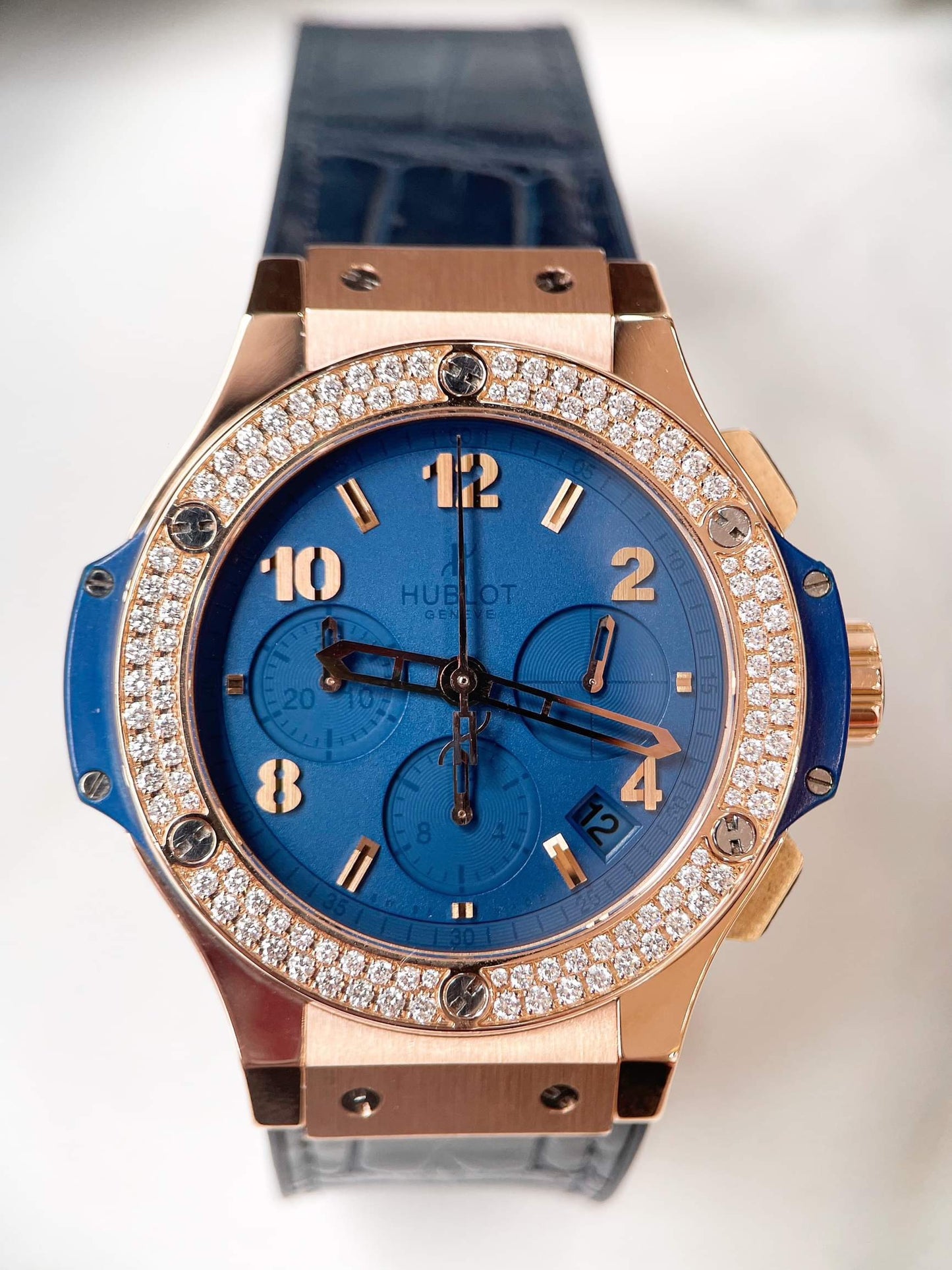 Đồng Hồ Hublot Bigbang 41mm Rose Gold Navy Kim Zin