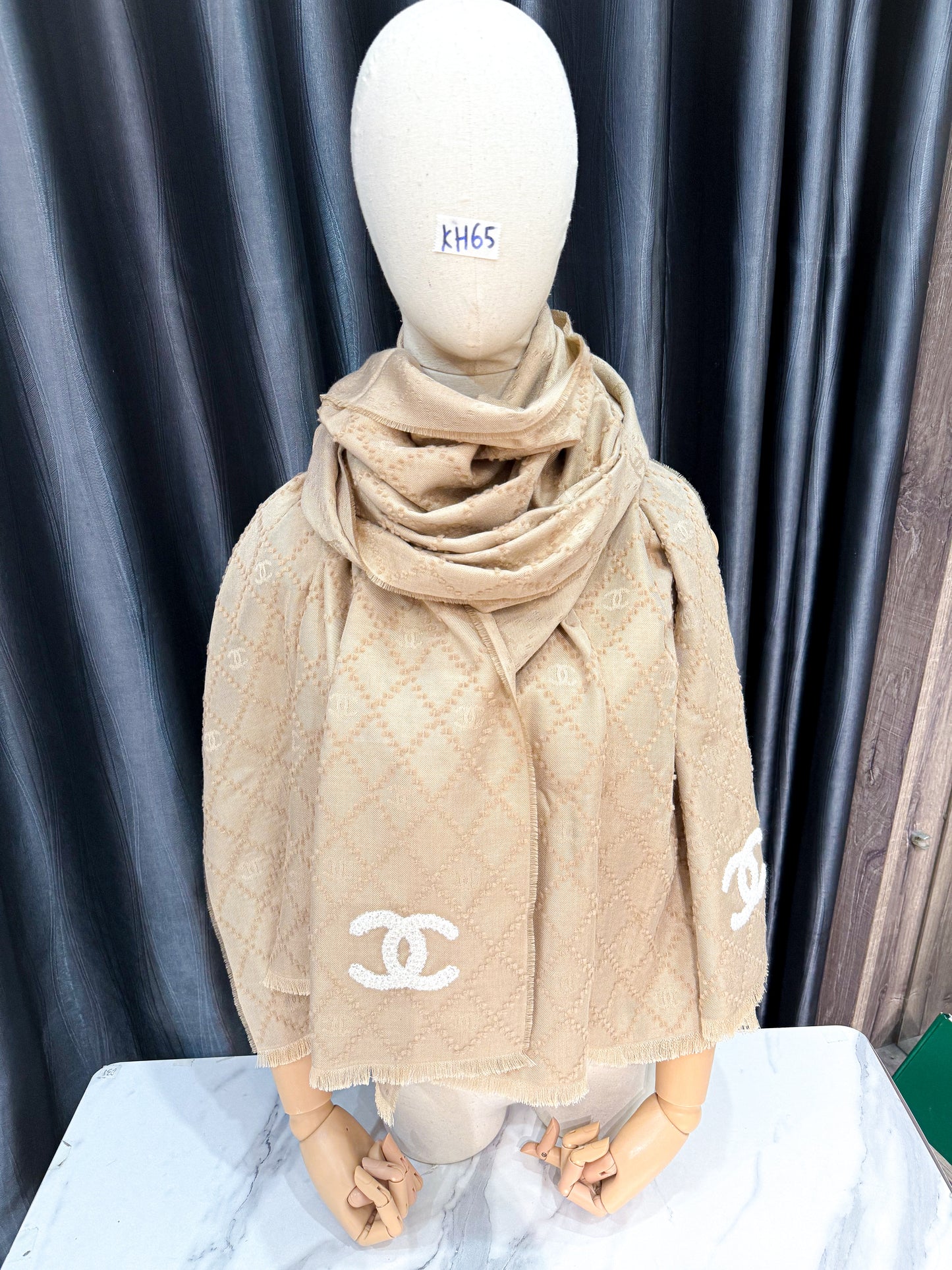 Khăn Choàng Chanel Begie KH65 1/12