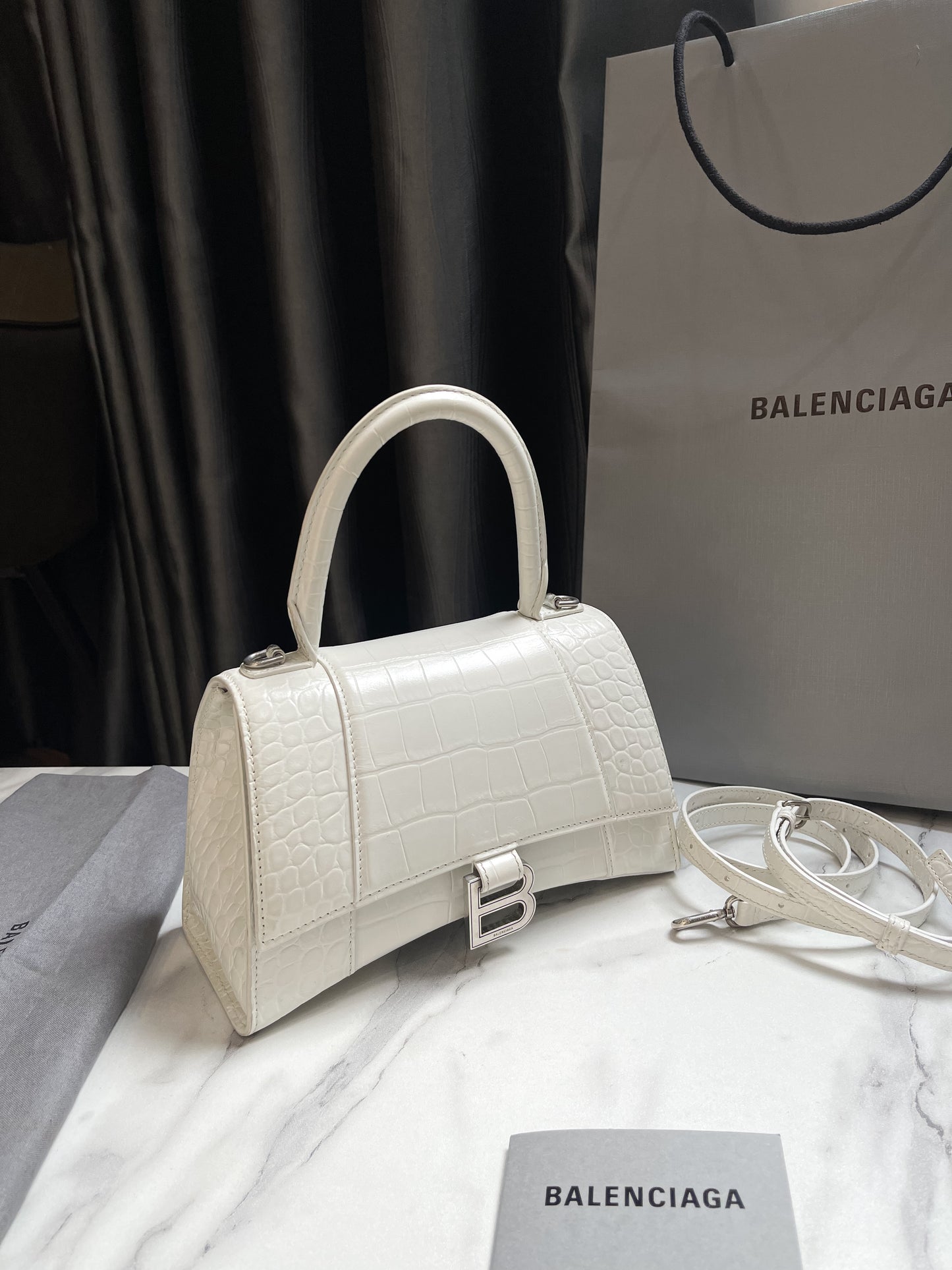 Balenciaga Trắng