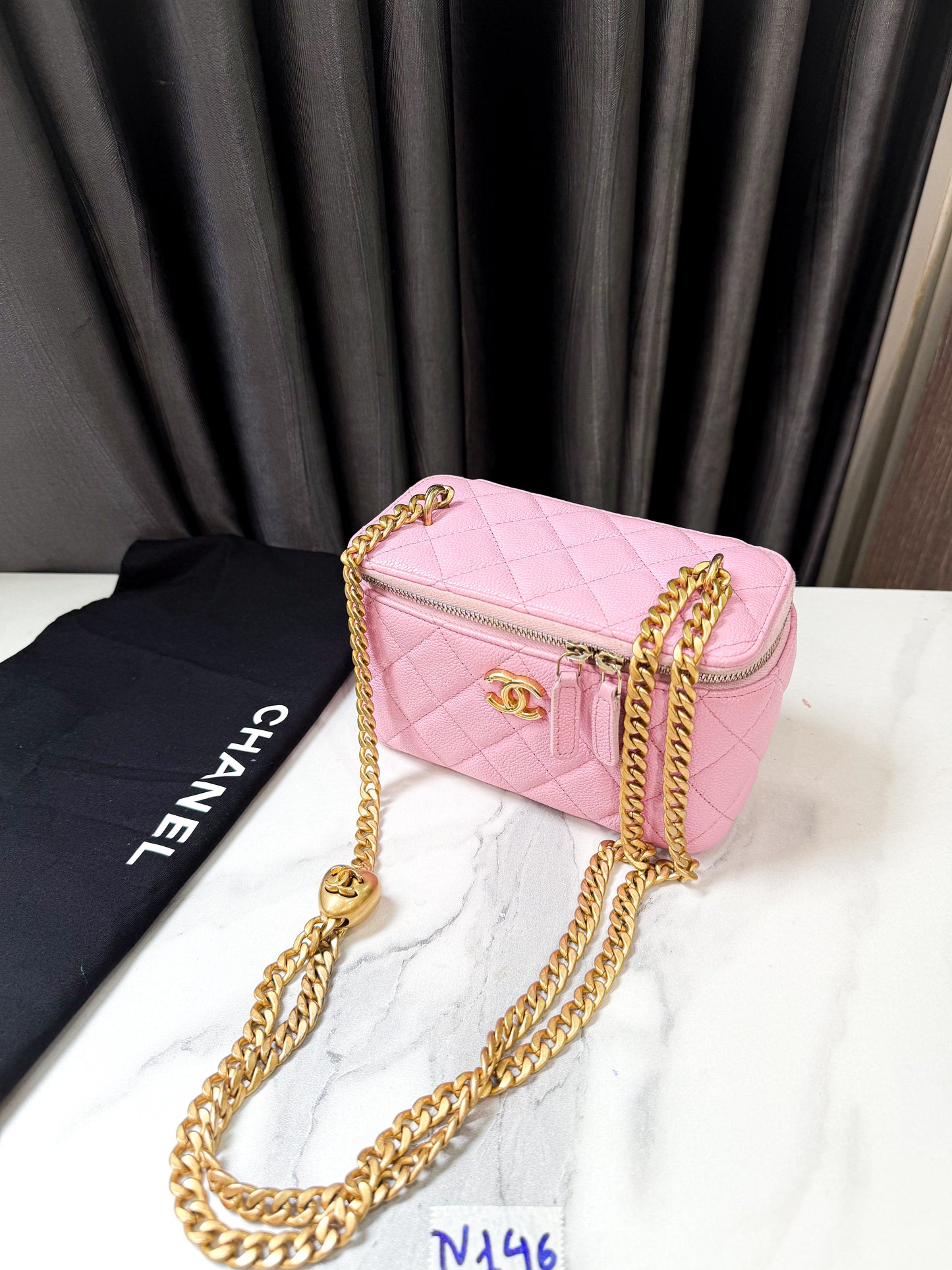 A A Vanity Chanel Caviar Pink TV146