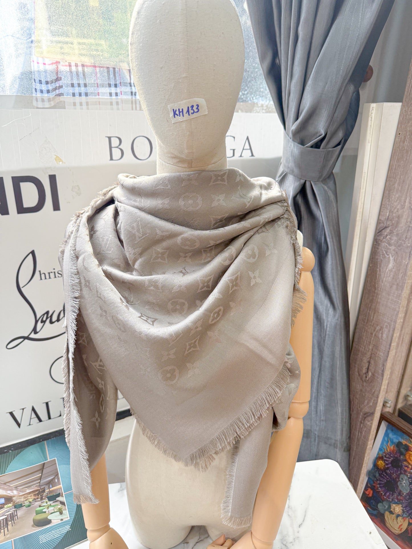 Khăn LV Begie Nâu KH133