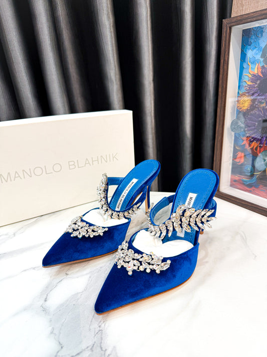 Guốc Manolo Đính Đá Xanh Size 36