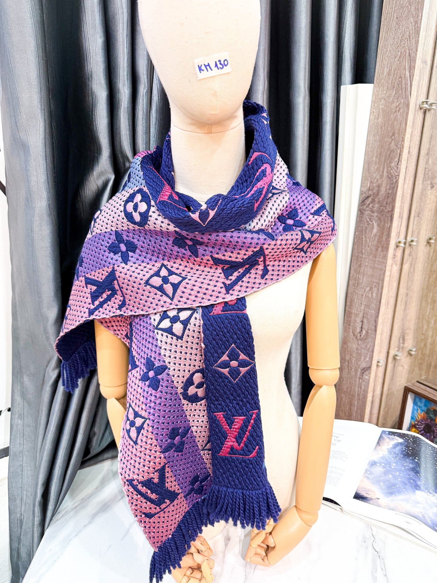 Khăn LV Rainbow Len KH130