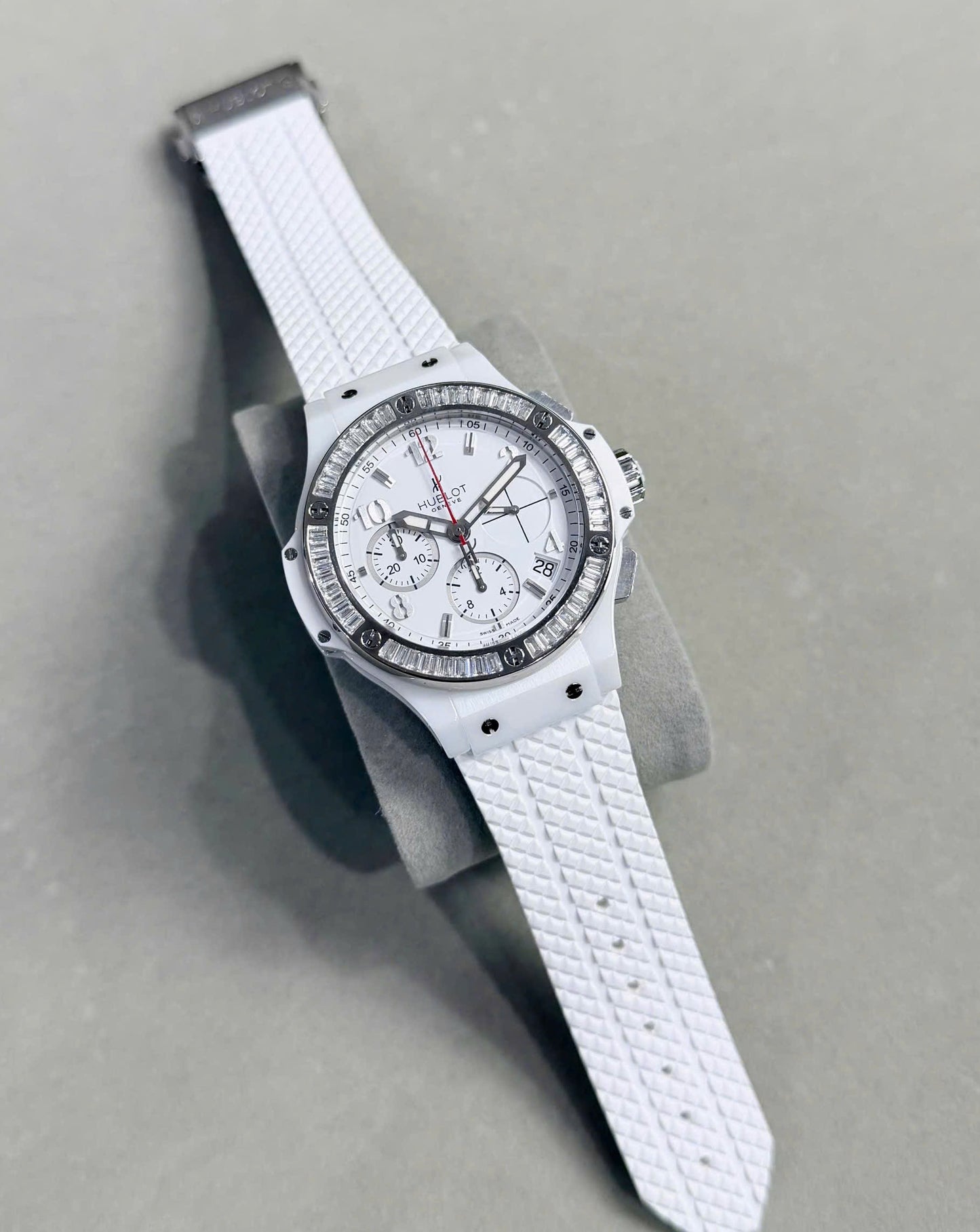 Đồng Hồ Hublot Bigbang Benzel Baguette Diamonds White Steel 41mm