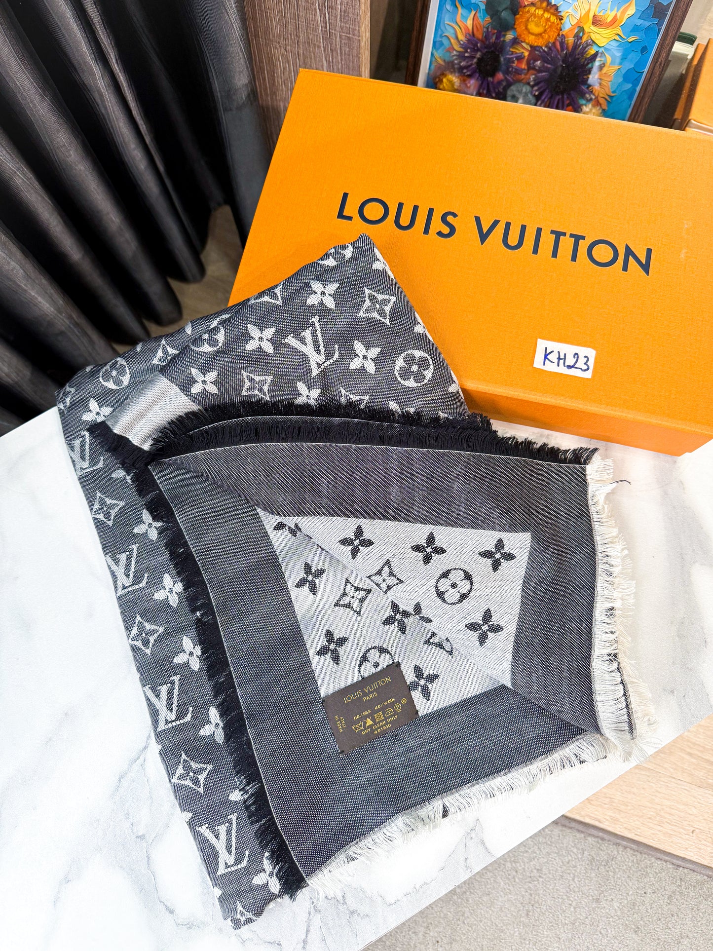 Khăn LV Denim Ghi Đen Ghi KH23 6/11