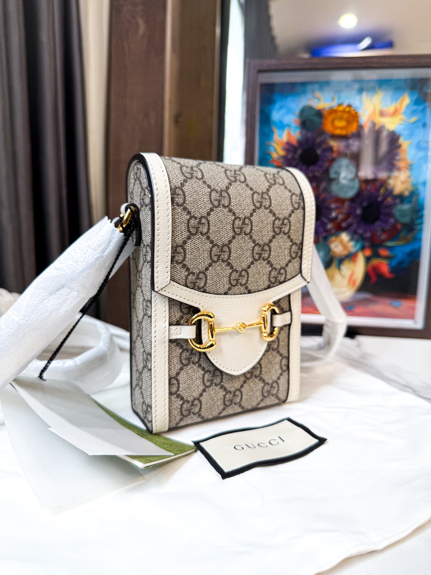 A A Gucci Phone Box Trắng New