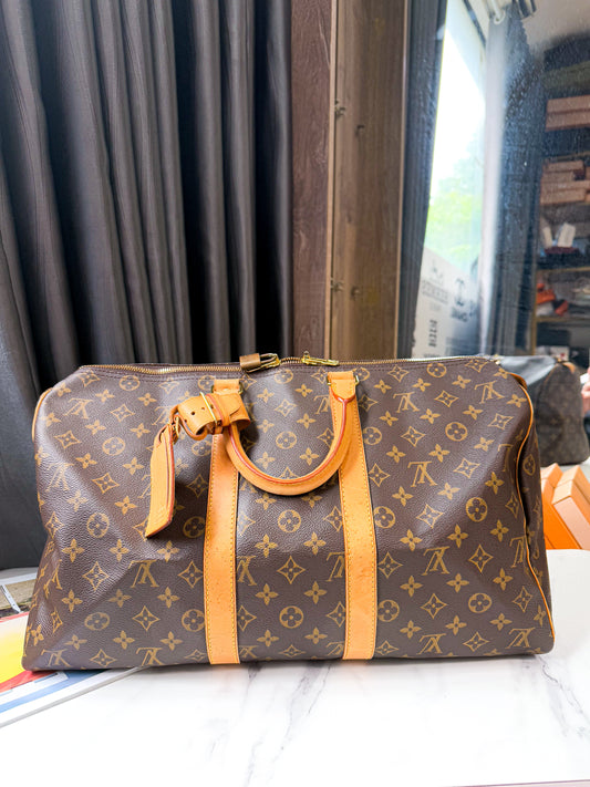 A LV Keepall 45